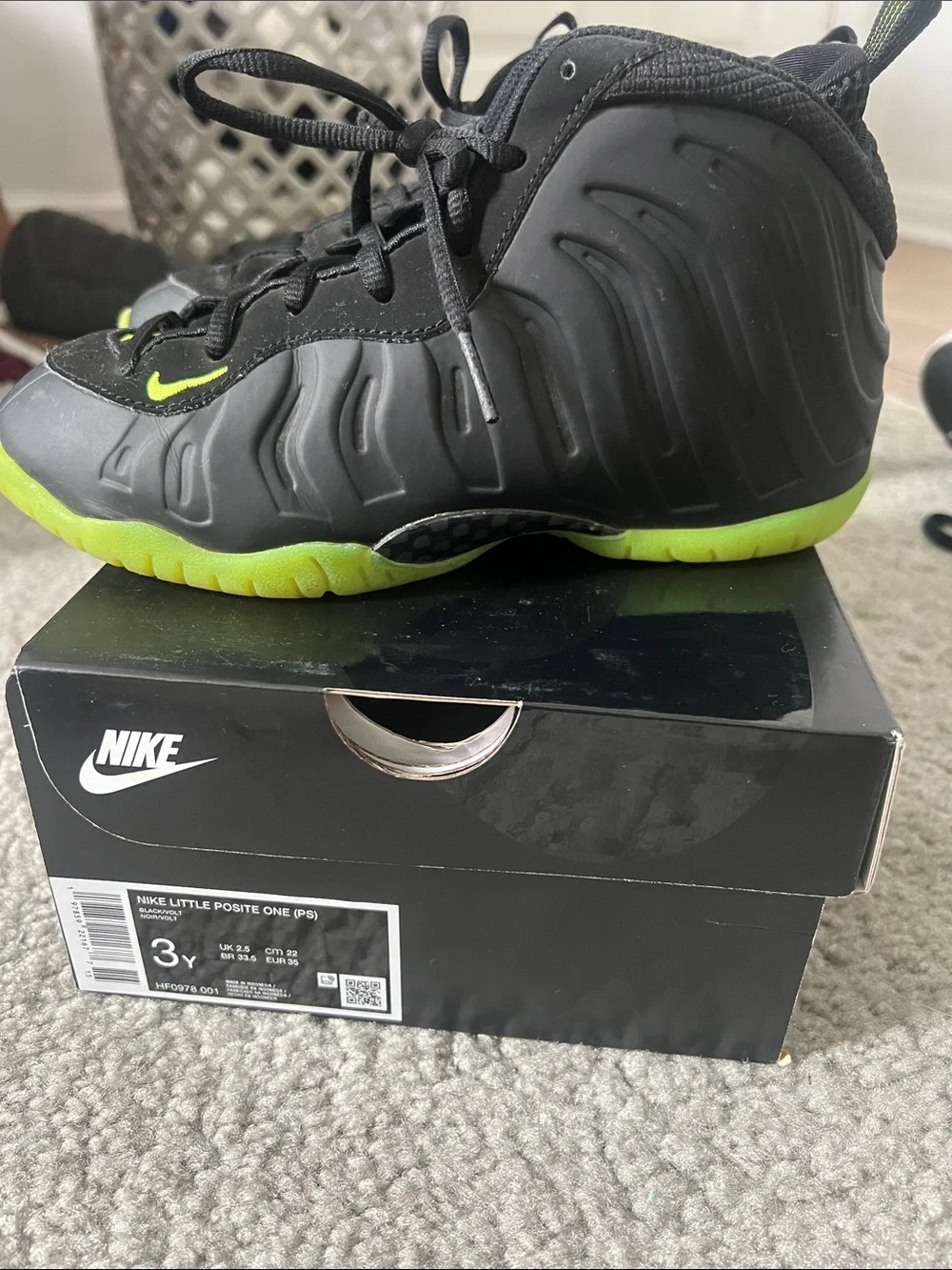 Nike Foamposite Kids Black and Lime Green High-Top Sneakers